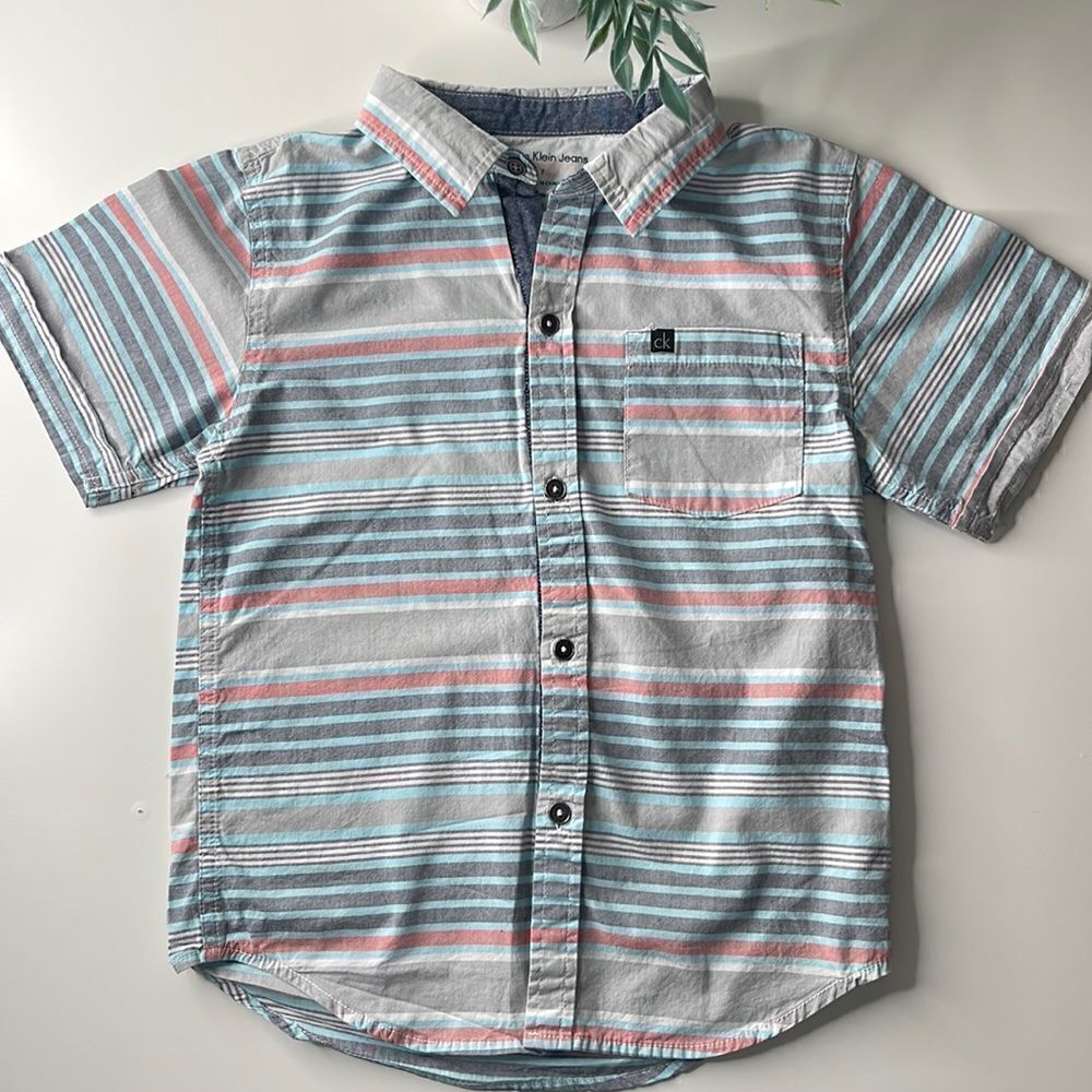 Calvin Klein button down short sleeve cotton shirt.  Size 7.